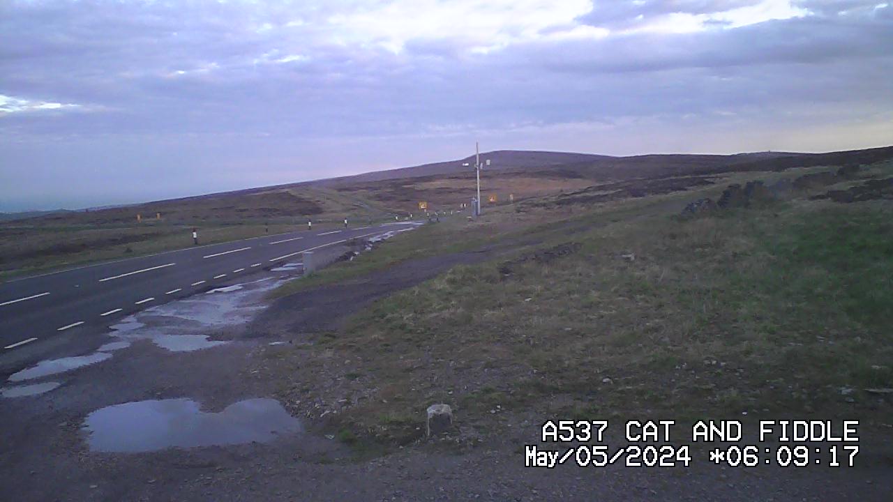 Click the picture to browse our 3 hill top webcams.